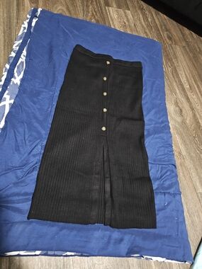 Love Tree Black Ribbed Button-Front Midi Skirt